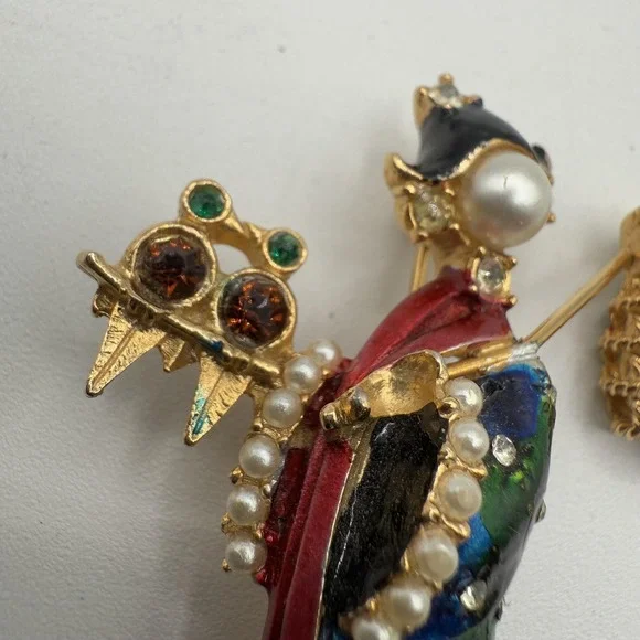 Vintage ART Figural Brooch Asian Lady Enamel Pearl Owl Lantern Pin Costume - Picture 4 of 6
